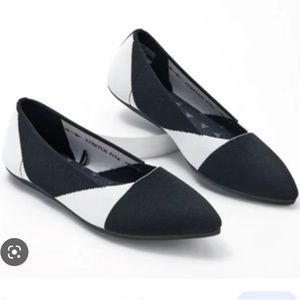 NWT Skechers || Washable Knit Flats || Size 8 (runs very large!)